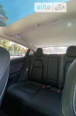 Седан Tesla Model 3 2018 в 