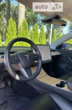 Седан Tesla Model 3 2018 в 