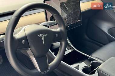 Седан Tesla Model 3 2020 в 