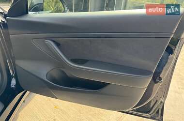 Седан Tesla Model 3 2020 в 
