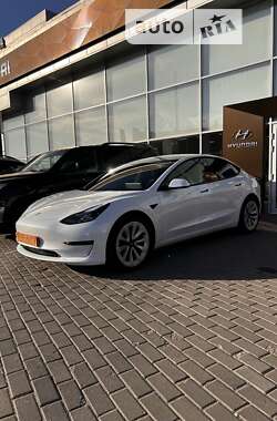 Седан Tesla Model 3 2022 в Полтаві