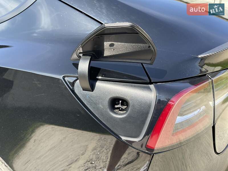 Седан Tesla Model 3 2021 в Львове