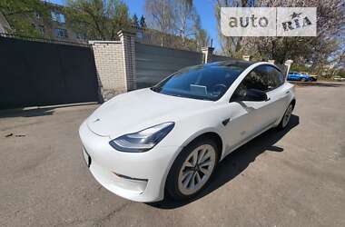 Седан Tesla Model 3 2022 в Полтаві