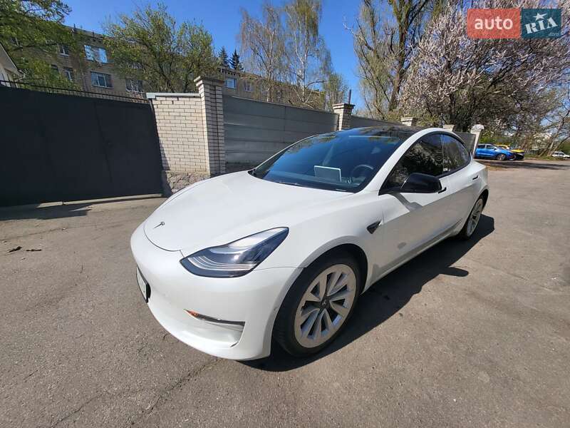 Седан Tesla Model 3 2022 в Полтаве