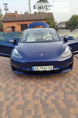 Седан Tesla Model 3 2023 в Білій Церкві