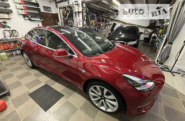 Седан Tesla Model 3 2018 в Черновцах