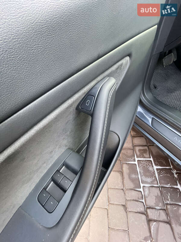 Седан Tesla Model 3 2021 в Запорожье