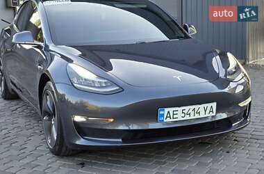 Седан Tesla Model 3 2019 в Першотравенске