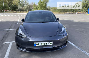 Седан Tesla Model 3 2022 в Кам'янському