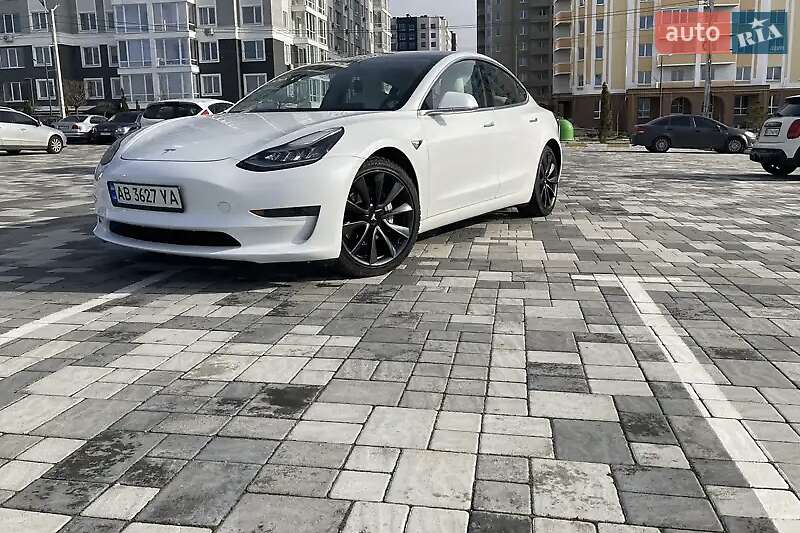 Седан Tesla Model 3 2019 в 