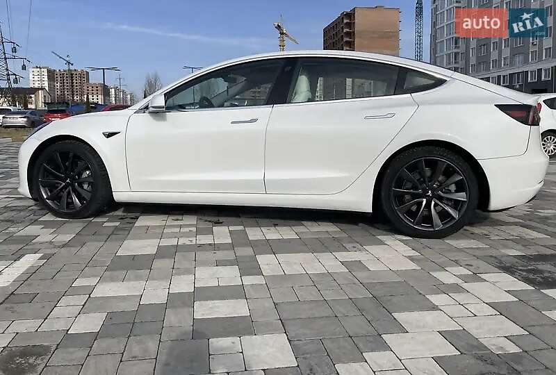 Седан Tesla Model 3 2019 в Білій Церкві