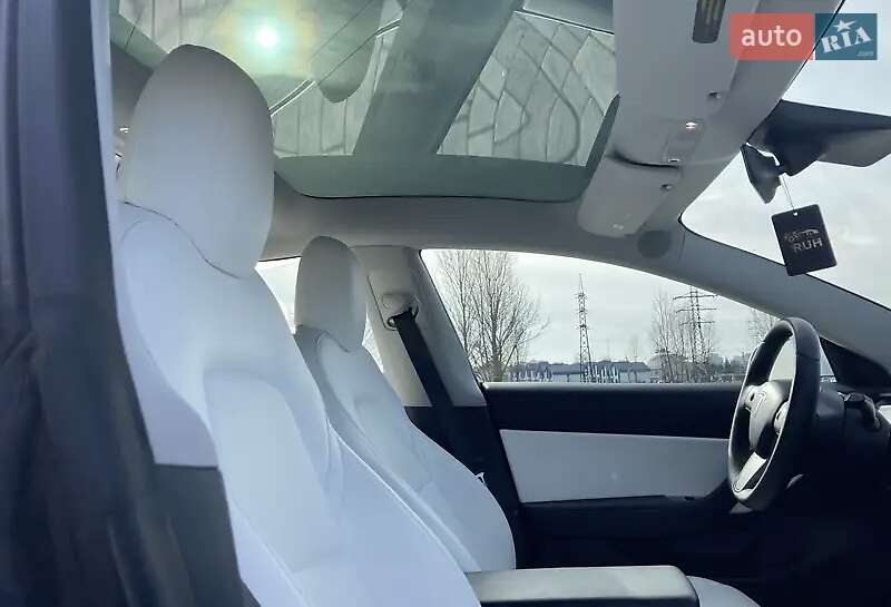 Седан Tesla Model 3 2019 в Білій Церкві