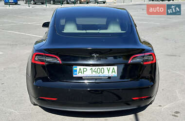 Седан Tesla Model 3 2022 в 
