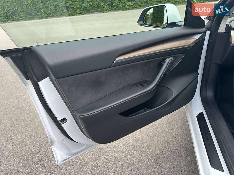 Седан Tesla Model 3 2021 в Днепре