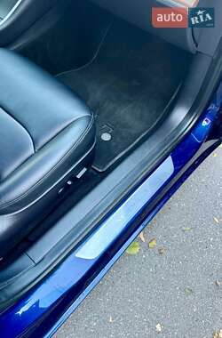 Седан Tesla Model 3 2018 в 