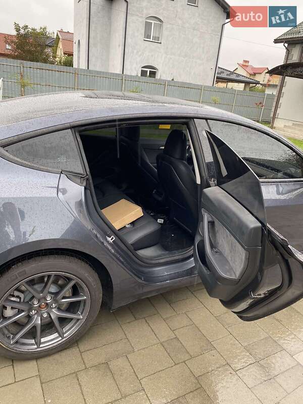 Седан Tesla Model 3 2023 в Києві
