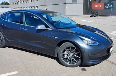 Седан Tesla Model 3 2018 в 