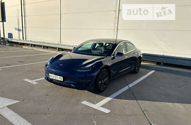 Седан Tesla Model 3 2019 в Киеве