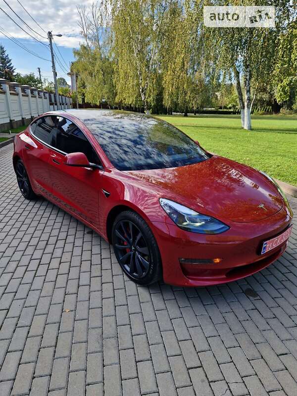 Седан Tesla Model 3 2021 в Рівному