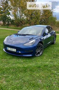 Седан Tesla Model 3 2022 в Самборе