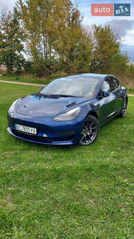 Tesla Model 3 2022