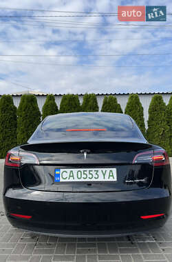 Седан Tesla Model 3 2020 в 