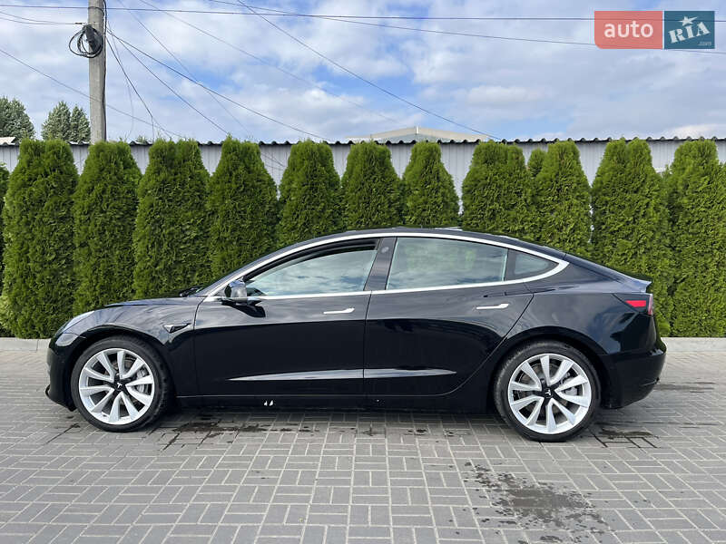 Седан Tesla Model 3 2020 в Черкассах