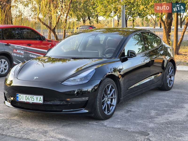 Седан Tesla Model 3 2022 в Дніпрі