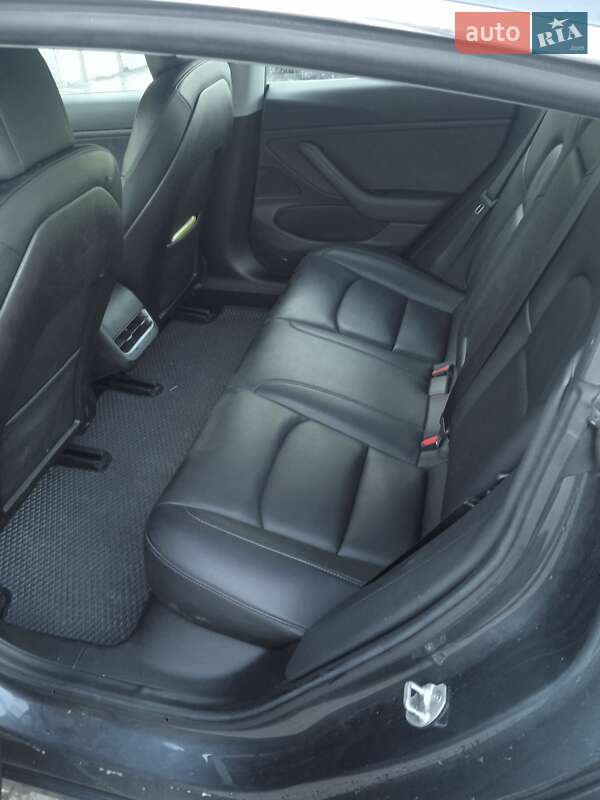 Седан Tesla Model 3 2019 в Борисполі