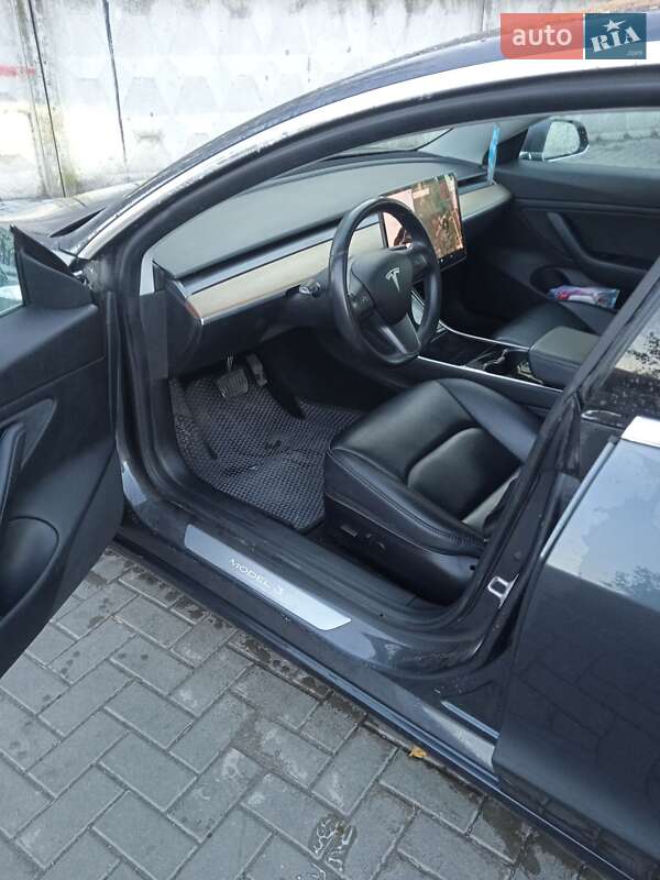 Седан Tesla Model 3 2019 в Борисполі
