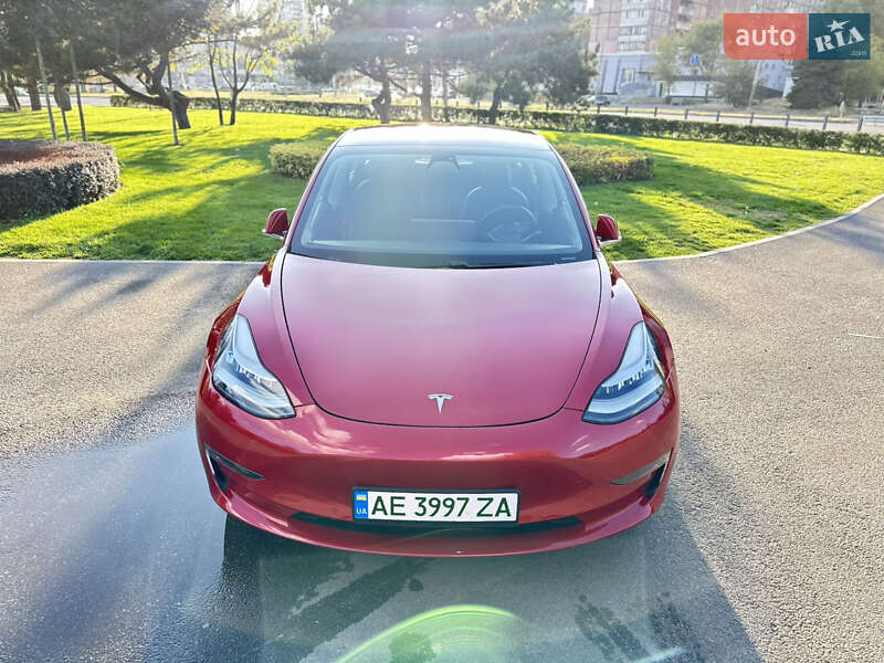 Седан Tesla Model 3 2018 в Дніпрі