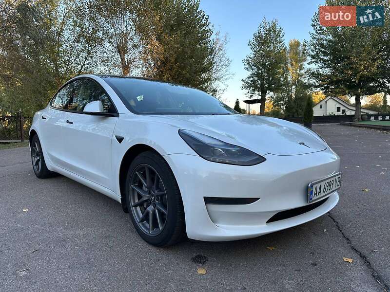 Седан Tesla Model 3 2023 в Василькове