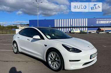 Седан Tesla Model 3 2021 в Ровно