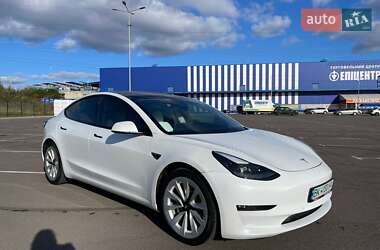 Седан Tesla Model 3 2021 в 