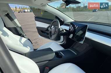 Седан Tesla Model 3 2021 в 