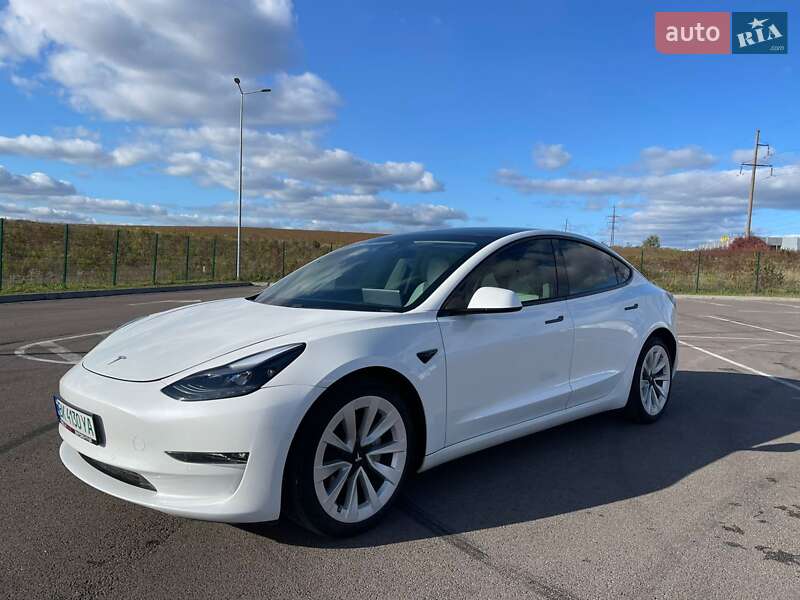 Седан Tesla Model 3 2021 в Рівному