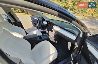 Седан Tesla Model 3 2022 в Кривом Роге