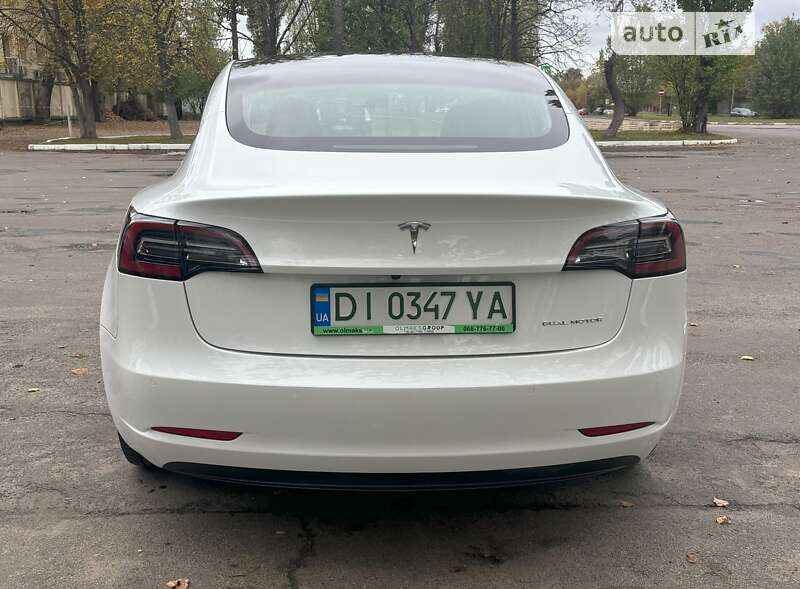 Седан Tesla Model 3 2019 в Києві
