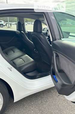 Седан Tesla Model 3 2019 в 