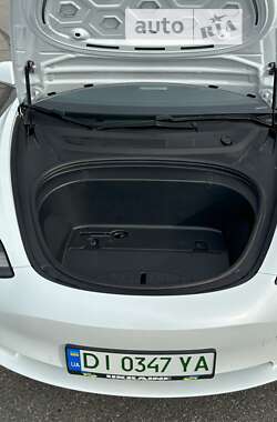 Седан Tesla Model 3 2019 в 