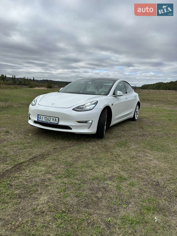 Седан Tesla Model 3 2019 в Білій Церкві