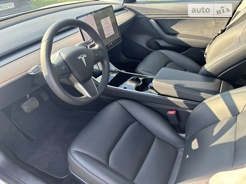 Седан Tesla Model 3 2019 в Киеве