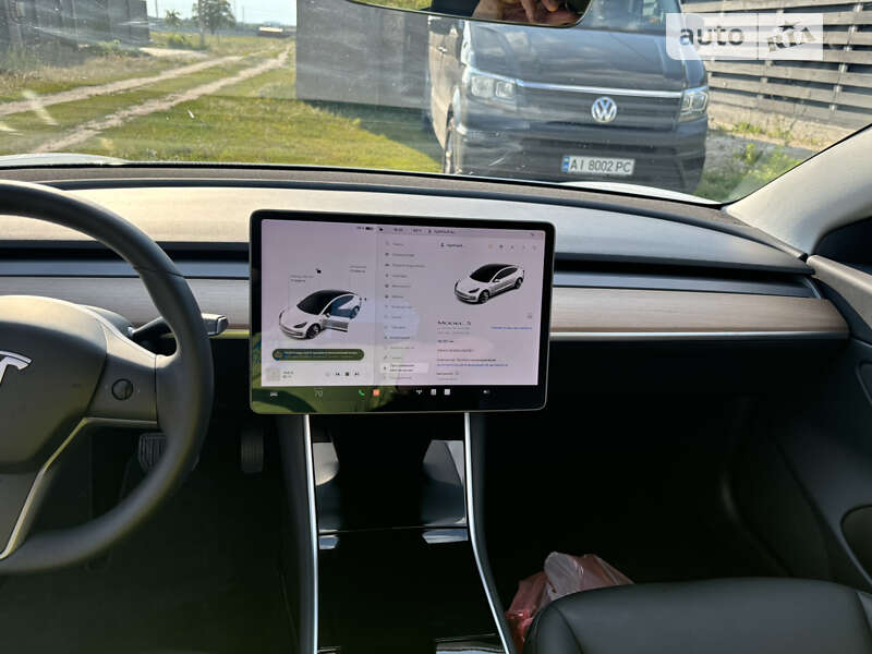 Седан Tesla Model 3 2019 в Киеве
