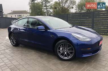 Седан Tesla Model 3 2023 в Львові