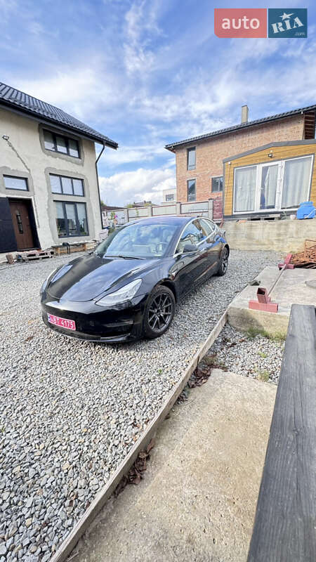 Седан Tesla Model 3 2018 в 