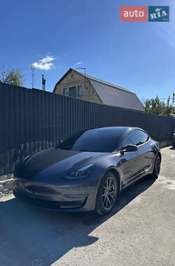 Седан Tesla Model 3 2021 в Киеве