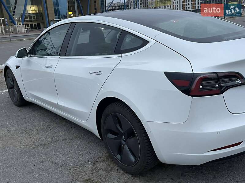 Седан Tesla Model 3 2018 в Харькове