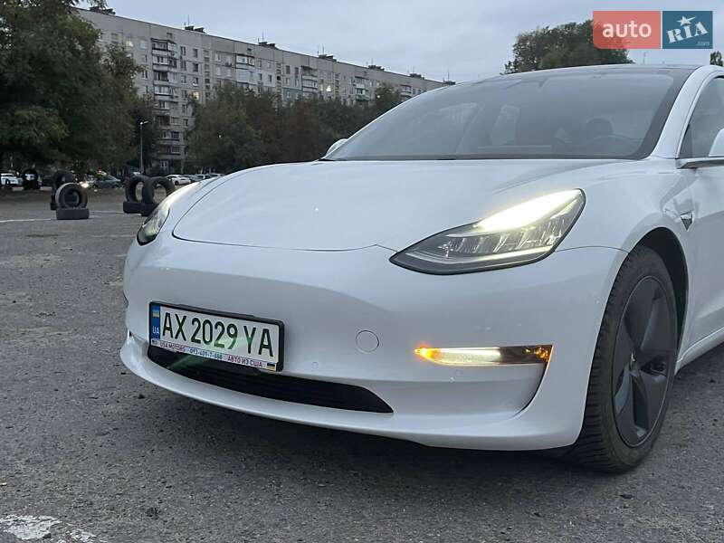 Седан Tesla Model 3 2018 в Харкові