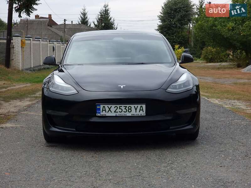 Седан Tesla Model 3 2021 в Харкові