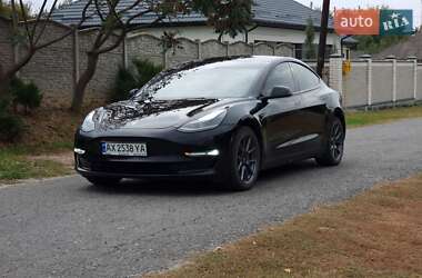 Седан Tesla Model 3 2021 в 